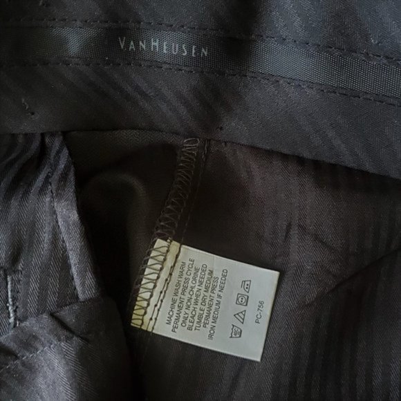 Van Heusen Men's Size 40/32 Dress Pants - Picture 6 of 6